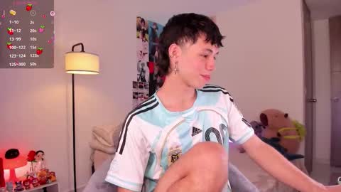 Angel   help me with 100 thumbs up online show from October 20, 2025, 8:53 pm