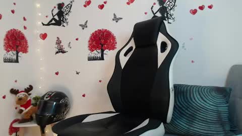 Snapshot of angel_curl chatting on January 22, 2025, 4:44 am Angel Curl online show from January 22, 2025, 4:44 am