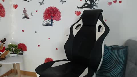 Snapshot of angel_curl chatting on February 20, 2025, 2:40 am Angel Curl online show from February 20, 2025, 2:40 am