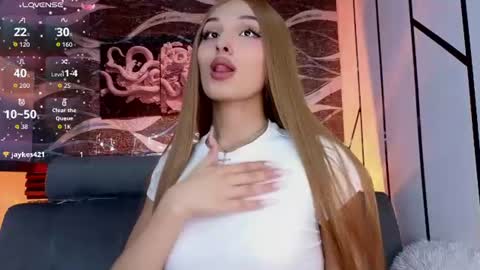 Snapshot of angel_dragun chatting on June 10, 2026, 3:39 am Angel-dragun online show from June 10, 2026, 3:39 am