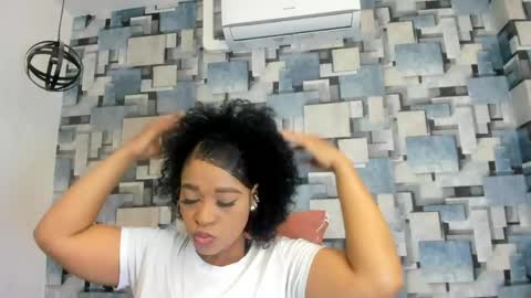 Snapshot of angel_dthroat chatting on May 4, 2026, 12:01 pm ANGHEL online show from May 4, 2026, 12:01 pm