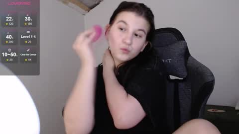 Snapshot of angel_gelya chatting on December 3, 2025, 7:23 pm Angel online show from December 3, 2025, 7:23 pm