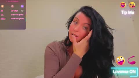 angel_ique online show from March 28, 2026, 4:12 am