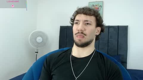 angel_kyrozz online show from February 2, 2026, 7:01 pm