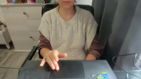 Snapshot of angel_lee__ chatting on December 6, 2024, 8:26 am angel_lee__ online show from December 6, 2024, 8:26 am