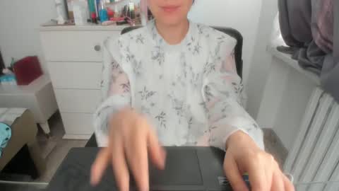 Snapshot of angel_lee__ chatting on February 9, 2025, 5:19 am angel_lee__ online show from February 9, 2025, 5:19 am