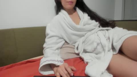 Snapshot of angel_lee__ chatting on December 17, 2025, 2:45 pm angel_lee__ online show from December 17, 2025, 2:45 pm
