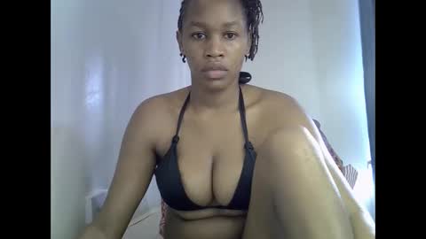 angel_mia5 online show from May 3, 2026, 12:33 pm