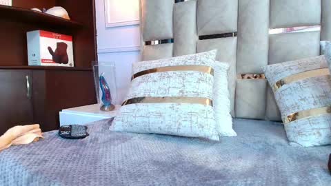 Nicolle  online show from February 22, 2025, 2:30 pm