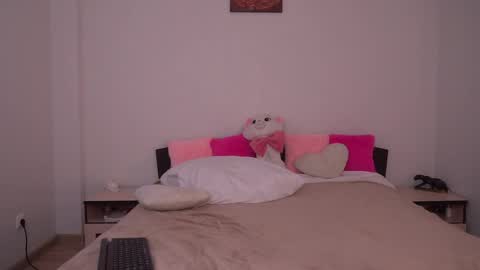 Snapshot of angel_quincy chatting on April 15, 2026, 5:03 am angel_quincy online show from April 15, 2026, 5:03 am