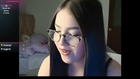 Snapshot of angel_sweet_v chatting on March 16, 2026, 1:33 am Sweet Angel online show from March 16, 2026, 1:33 am