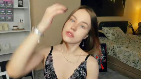 SofiaSofi online show from May 4, 2026, 7:37 am