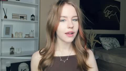SofiaSofi online show from May 18, 2026, 7:25 am