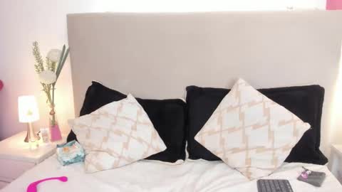 angel_velvet_ online show from March 8, 2026, 2:04 am