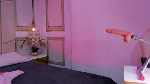 Angel  online show from September 22, 2025, 6:21 pm