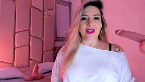 Snapshot of angel_vibes_ chatting on May 23, 2026, 3:49 pm Angel online show from May 23, 2026, 3:49 pm