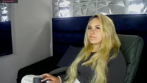 Angel online show from April 16, 2026, 9:39 pm