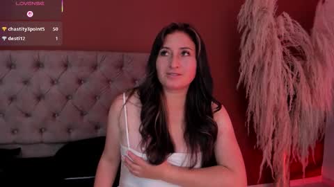 Snapshot of angela_fiory chatting on November 11, 2025, 8:20 pm Ange online show from November 11, 2025, 8:20 pm