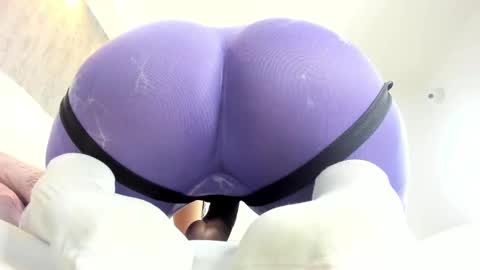 Angela online show from September 25, 2025, 2:21 pm