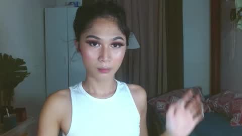 angela online show from February 9, 2025, 3:22 am