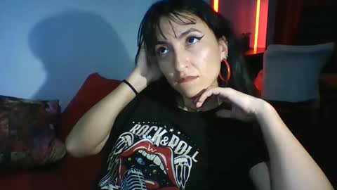 Snapshot of angela_mis chatting on April 28, 2026, 3:33 am Angela online show from April 28, 2026, 3:33 am