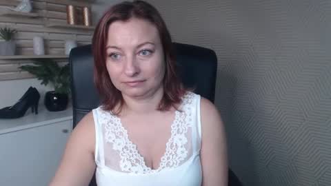 Angela online show from October 6, 2025, 5:27 am