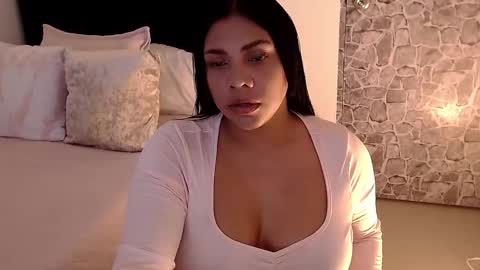 Angela online show from September 15, 2025, 7:47 pm