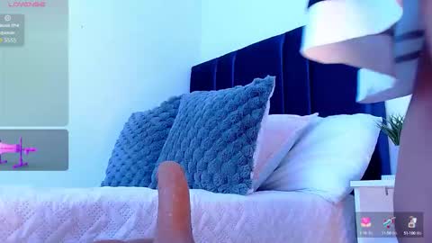 Angela online show from October 14, 2025, 6:31 pm