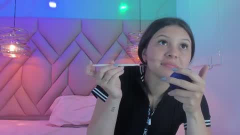 Snapshot of angelaa_cute chatting on June 16, 2026, 11:57 am ANGELA online show from June 16, 2026, 11:57 am