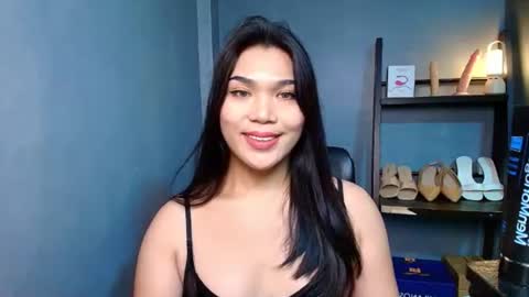 Snapshot of angeladrew73 chatting on July 23, 2026, 11:57 pm Angela online show from July 23, 2026, 11:57 pm