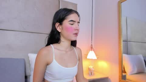 Snapshot of angelag_ chatting on November 25, 2025, 8:20 pm angelag_ online show from November 25, 2025, 8:20 pm