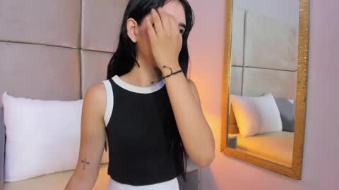 Snapshot of angelag_ chatting on November 26, 2025, 8:43 pm angelag_ online show from November 26, 2025, 8:43 pm