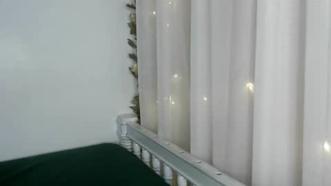 Snapshot of angelainparis28 chatting on September 21, 2025, 4:03 am ANGELA online show from September 21, 2025, 4:03 am