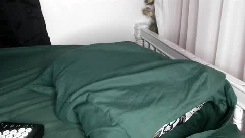 Snapshot of angelainparis28 chatting on September 22, 2025, 5:31 am ANGELA online show from September 22, 2025, 5:31 am