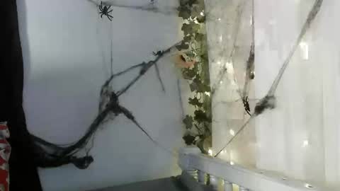 Snapshot of angelainparis28 chatting on October 25, 2025, 5:26 am ANGELA online show from October 25, 2025, 5:26 am