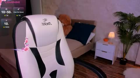 angelanabelle online show from November 14, 2025, 8:51 pm