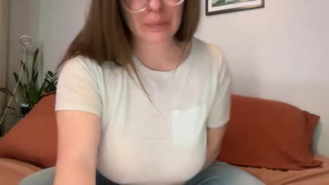 angelaray13654 online show from December 20, 2025, 5:25 am