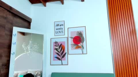 Angel Bennet online show from December 17, 2024, 9:28 am