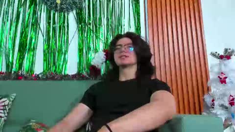 Angel Bennet online show from December 21, 2024, 6:41 am