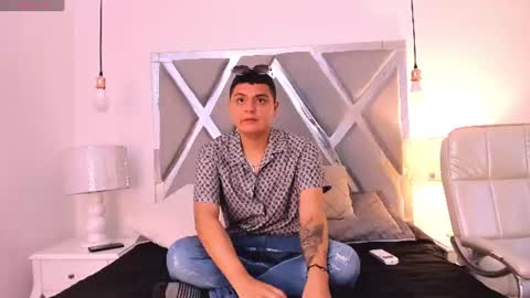 Snapshot of angelblue__ chatting on July 19, 2026, 8:01 pm angelblue online show from July 19, 2026, 8:01 pm