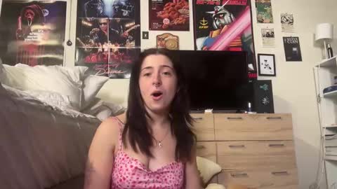 venellope888 online show from October 22, 2025, 5:30 am