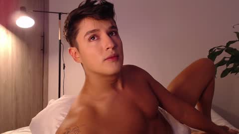 Snapshot of angelcossio chatting on December 18, 2024, 7:41 pm Angel online show from December 18, 2024, 7:41 pm