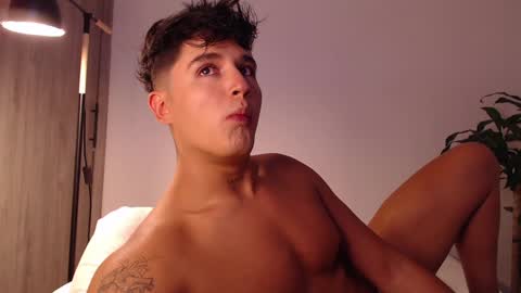 Snapshot of angelcossio chatting on January 15, 2025, 12:41 am Angel online show from January 15, 2025, 12:41 am