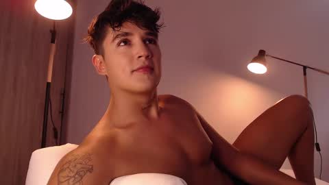 Snapshot of angelcossio chatting on March 2, 2025, 8:18 pm Angel online show from March 2, 2025, 8:18 pm