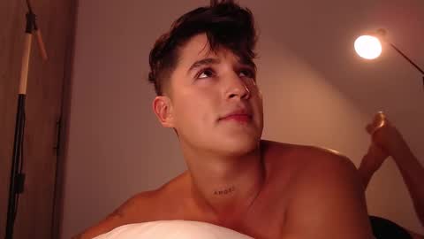 Snapshot of angelcossio chatting on March 10, 2025, 12:29 am Angel online show from March 10, 2025, 12:29 am