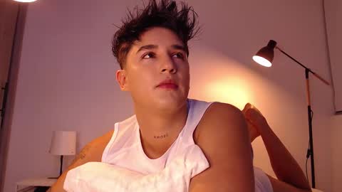 Snapshot of angelcossio chatting on September 16, 2025, 1:17 am Angel online show from September 16, 2025, 1:17 am