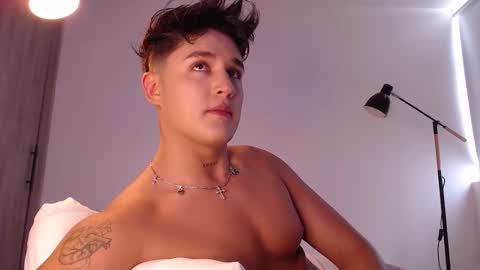 Snapshot of angelcossio chatting on September 21, 2025, 6:42 pm Angel online show from September 21, 2025, 6:42 pm