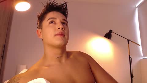 Snapshot of angelcossio chatting on October 15, 2025, 8:09 pm Angel online show from October 15, 2025, 8:09 pm