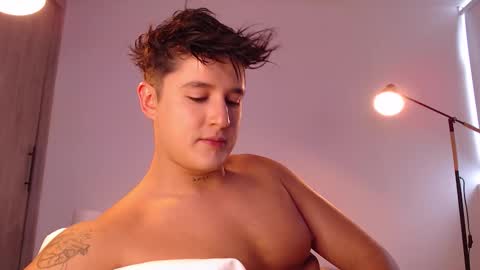 Angel online show from November 26, 2025, 6:53 pm