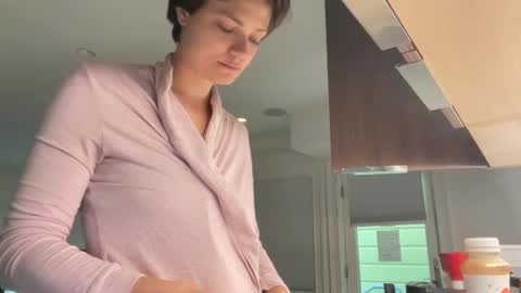 Snapshot of angeleleven11 chatting on September 15, 2025, 4:29 pm angeleleven11 online show from September 15, 2025, 4:29 pm